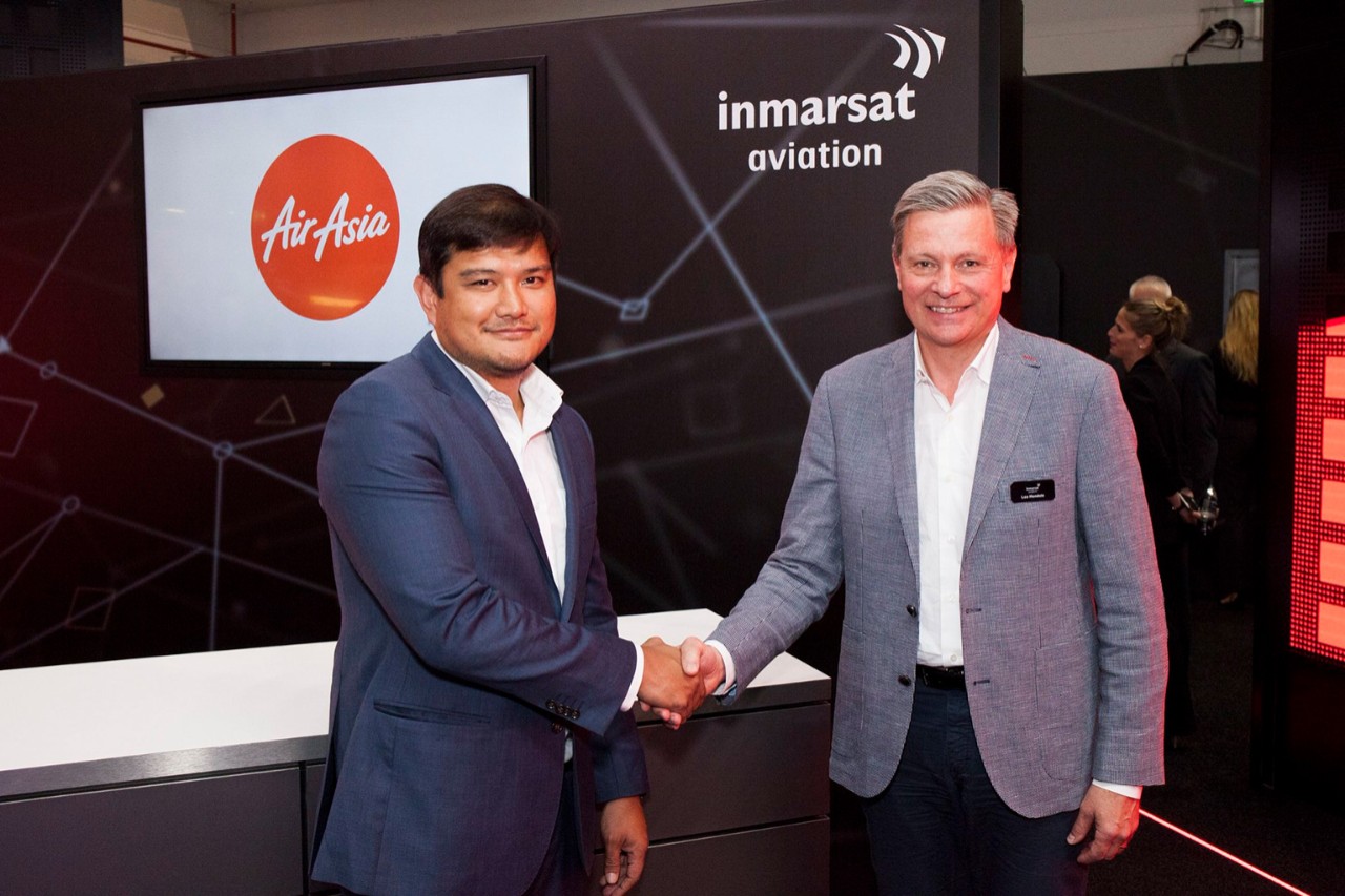 Benyamin Ismail, CEO AirAsia X with Leo Mondale, President, Inmarsat Aviation at AIX 2017 in Hamburg