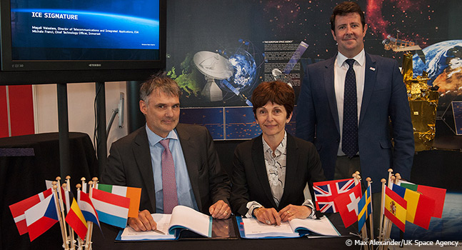 Mr Michele Franci, Chief Technology Officer, Inmarsat; Ms. Magali Vaissiere, ESA’s Director of Telecommunications and Integrated Applications and (standing) Mr Chris Castelli, Director for Programmes at the UK Space Agency.