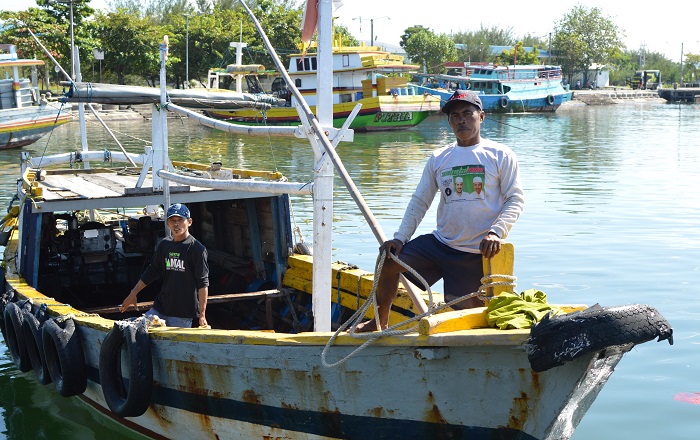 Indonesia fisherman who are benefitting from Satellite connectivity in Indonesia