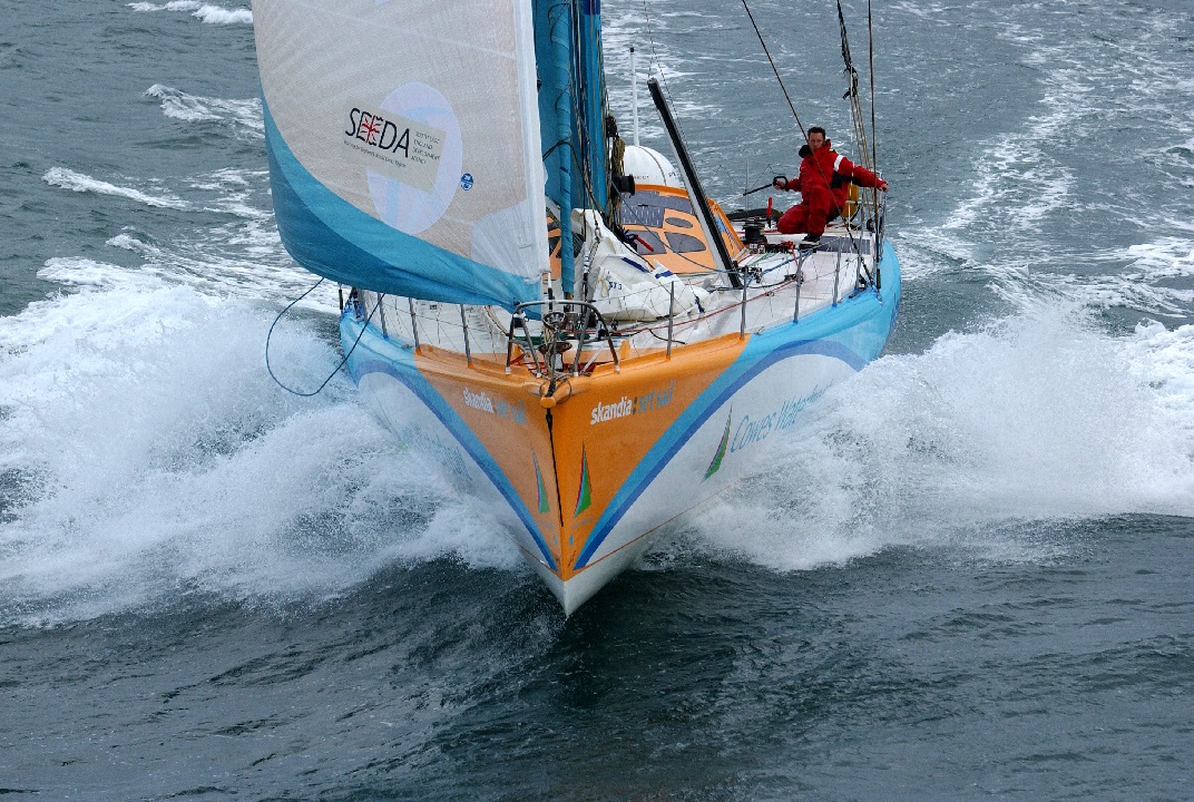 Team Cowes sailing trials English Channel Septemebr 22 2003.  Nick Moloney and Sam Davies
