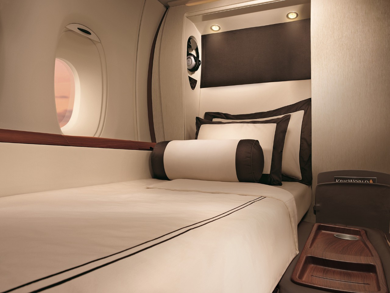 Singapore Airlines A380 suite with bed