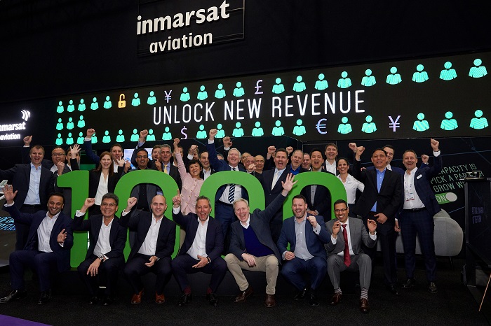 Inmarsat Aviation staff celebrate 1,000 installs of next generation connectivity