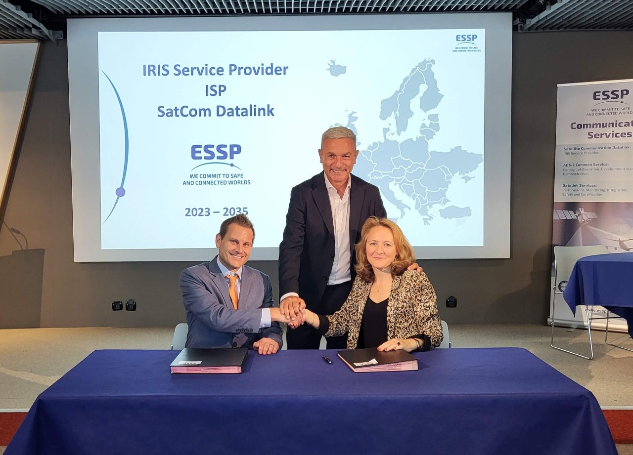(L-R): Joel Klooster, SVP Aircraft Operations and Safety, Viasat; Antonio Garutti, Head of Telecommunications System Projects Office, ESA; Charlotte Neyret, CEO, ESSP SAS