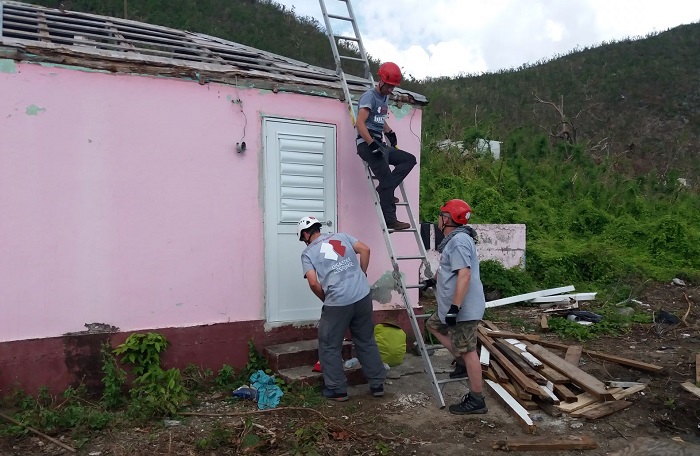 Inmarsat’s Damian Lewis supporting Team Rubicon’s efforts on the British Virgin Islands in the aftermath of Hurricane Irma
