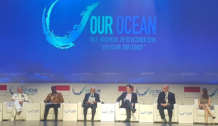 Pat McDougal, advisor to Inmarsat’s CEO, fourth from left, joins dignitaries on stage to make Inmarsat’s commitment to maritime safety